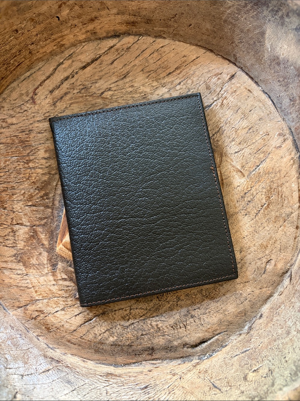 NEW Justin Men's Sleek Bi-Fold Buffalo Leather Wallet Dark Brown